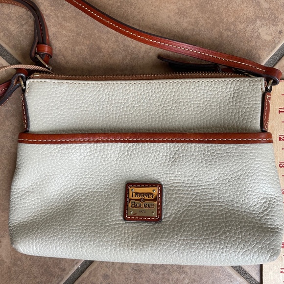Dooney & Bourke Handbags - Dooney & Bourke Pebble Leather Crossbody Purse Bag